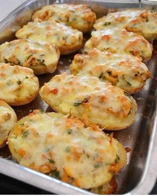 Batata Assada com Recheio de Frango 434165928_394344340210073_5275201451171160735_n