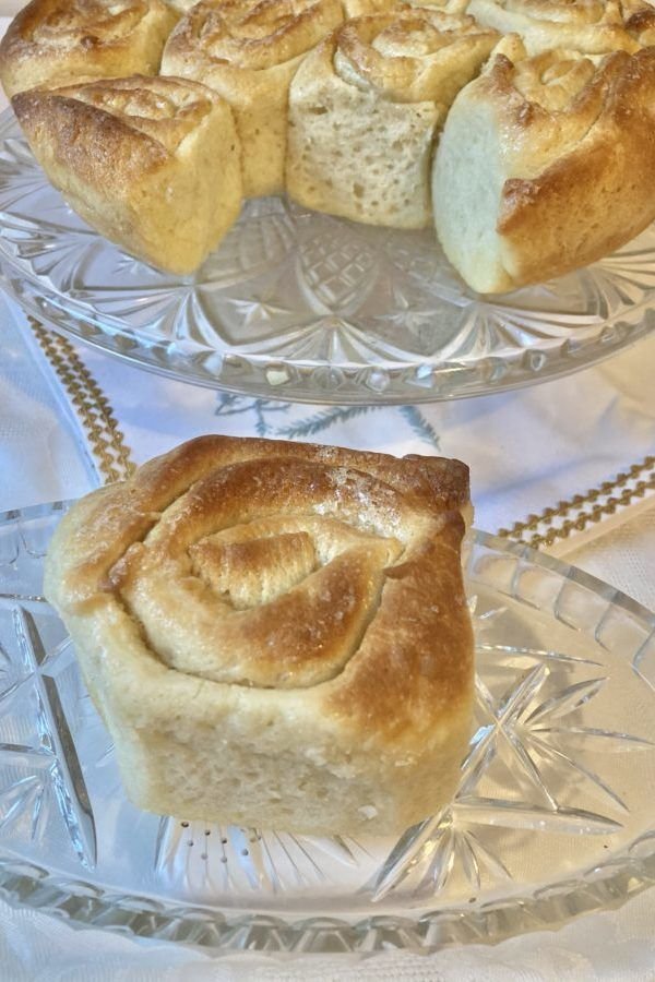 Sweet Vanilla-Butter Rolls – Ferdinánd Tekercs (Hungarian Delight) 2b588ffe2f6b2d71d36f325dfe8b7661
