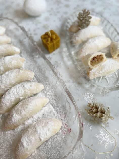 Authentic Hungarian 5-Minute Melt-In-Your-Mouth Túrófánk FB_IMG_1763563998989