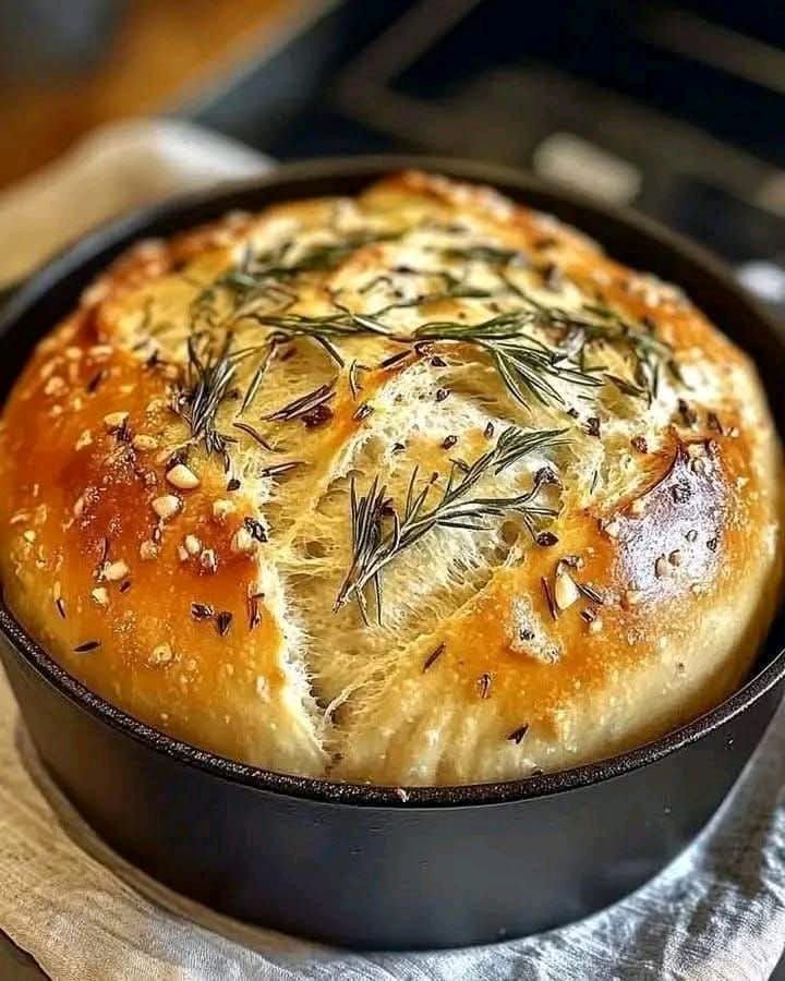 Rustic No-Knead Rosemary Garlic Bread 650559382_1702658694059935_1356060082483981214_n